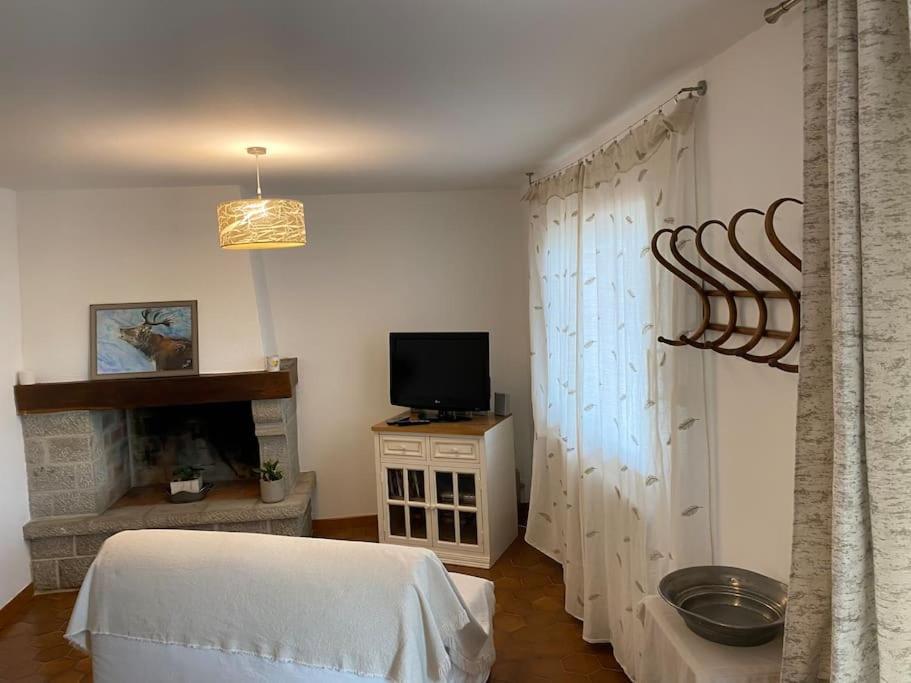 Logement Au Calme Pres D'Aurillac Sansac-de-Marmiesse Exterior photo